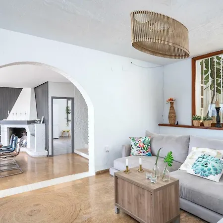 Stunning Beachclose By Costarentals - Ref 03 וילה פואנגירולה